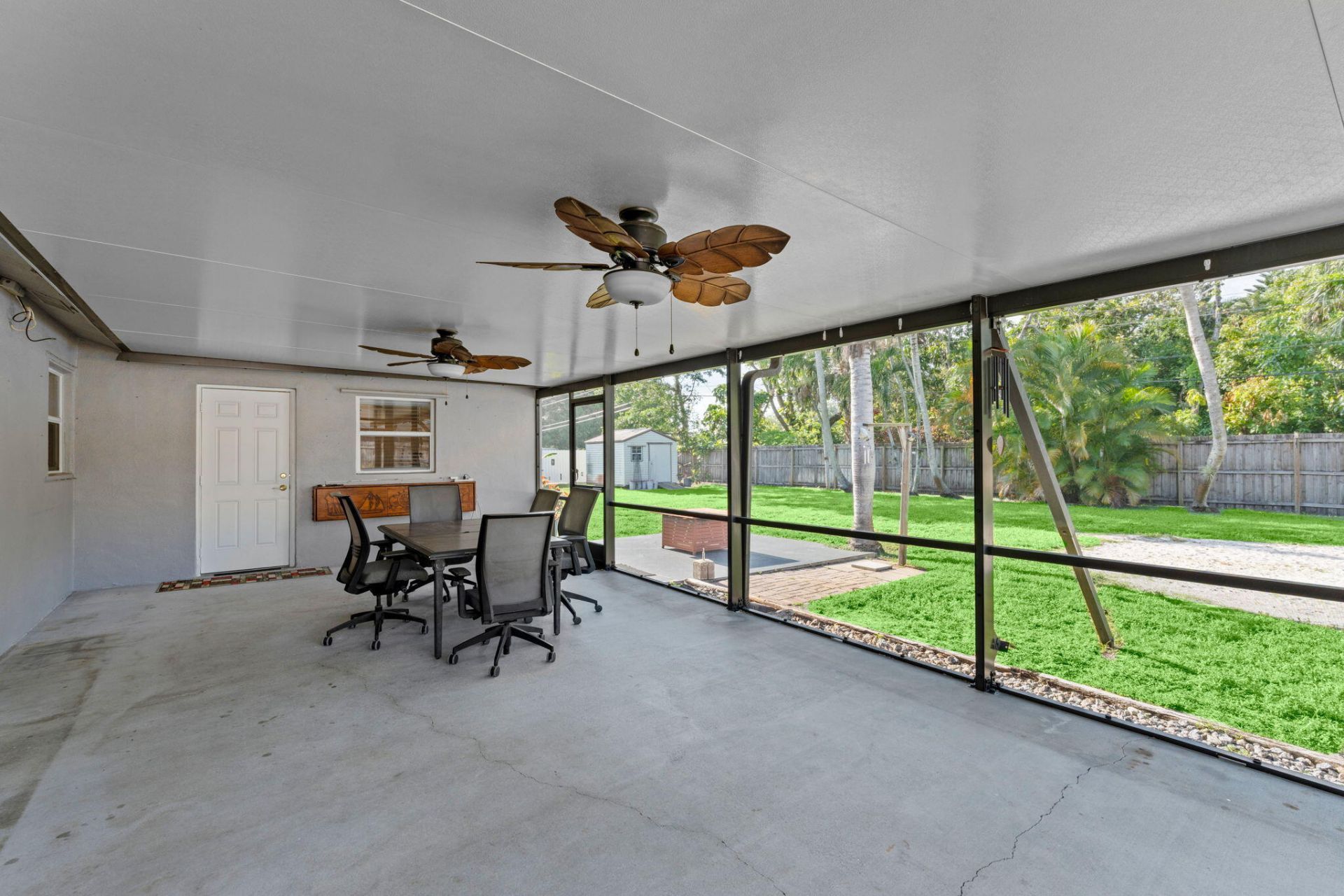 6537 Monmouth Road, West Palm Beach, FL 33413 Photo