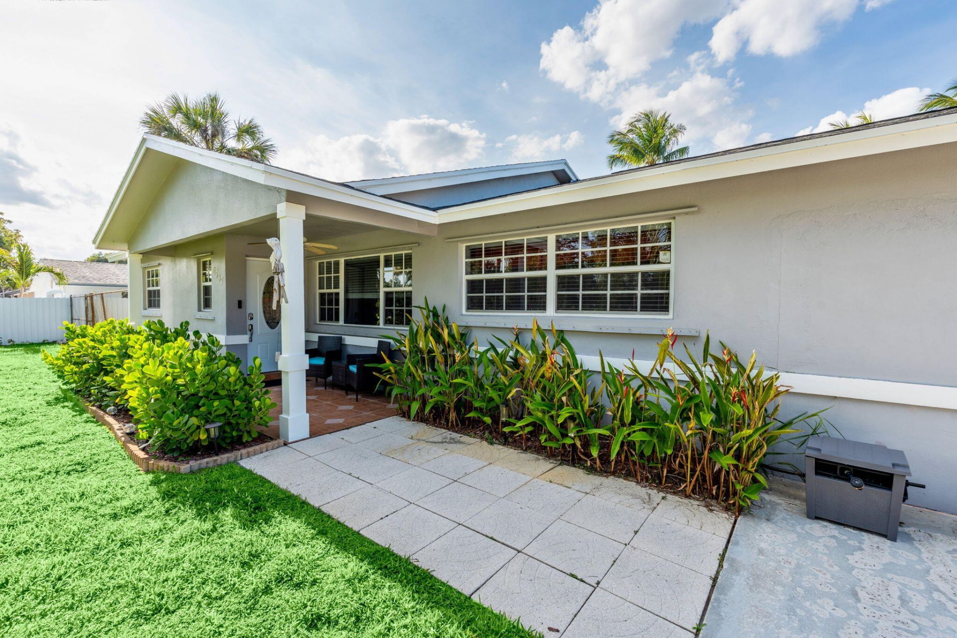 6537 Monmouth Road, West Palm Beach, FL 33413 Photo
