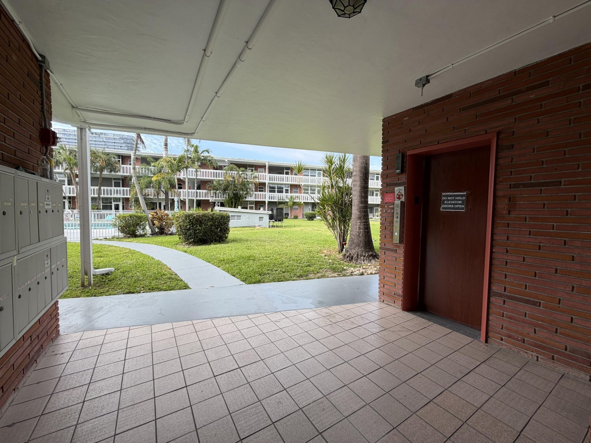 161 NE 10th Avenue, Unit 12b, Hallandale Beach, FL 33009 Photo