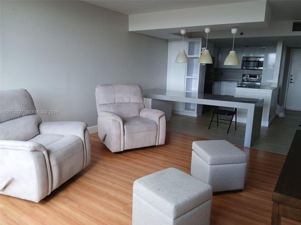 1100 Saint Charles Pl, Unit 606, Pembroke Pines, FL 33026