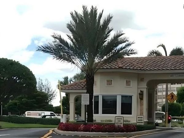 1100 Saint Charles Pl , Unit 606, Pembroke Pines, FL 33026