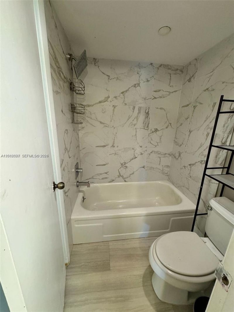 1100 Saint Charles Pl , Unit 606, Pembroke Pines, FL 33026 Photo