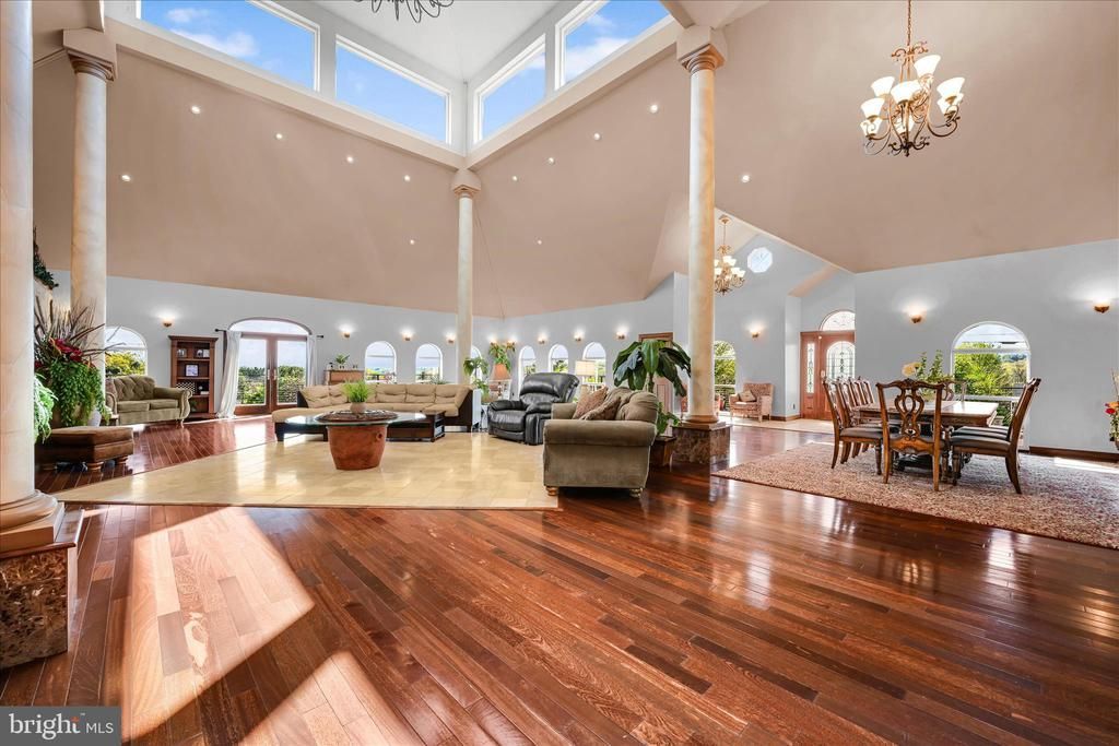 1076 INDIAN COVE, AUBURN, PA 17922