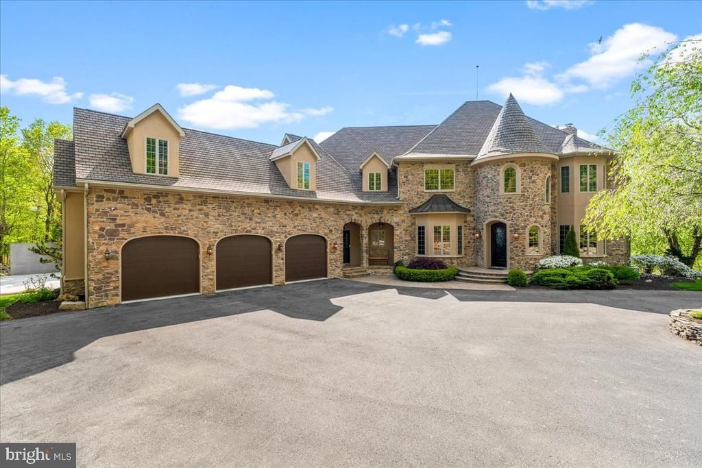 12565 STONE CREST CIRCLE, WAYNESBORO, PA 17268