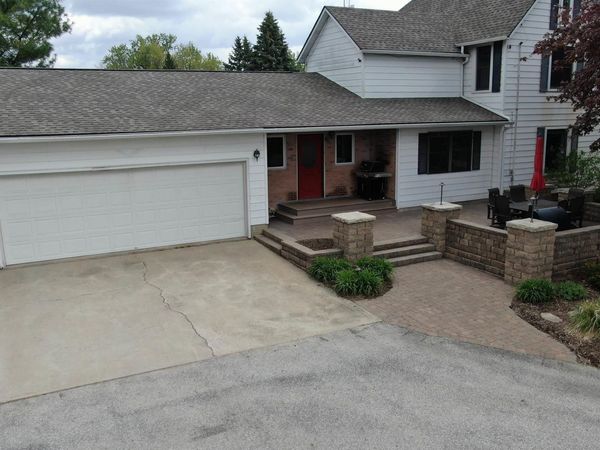 2711 Dows Williams Road, Dows, IA 50071