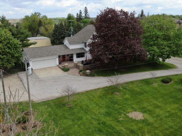 2711 Dows Williams Road, Dows, IA 50071