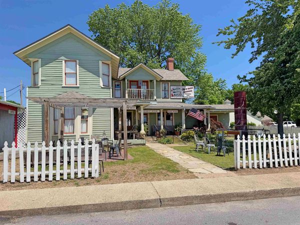 123 W. Washington St., Mountain View, AR 72560