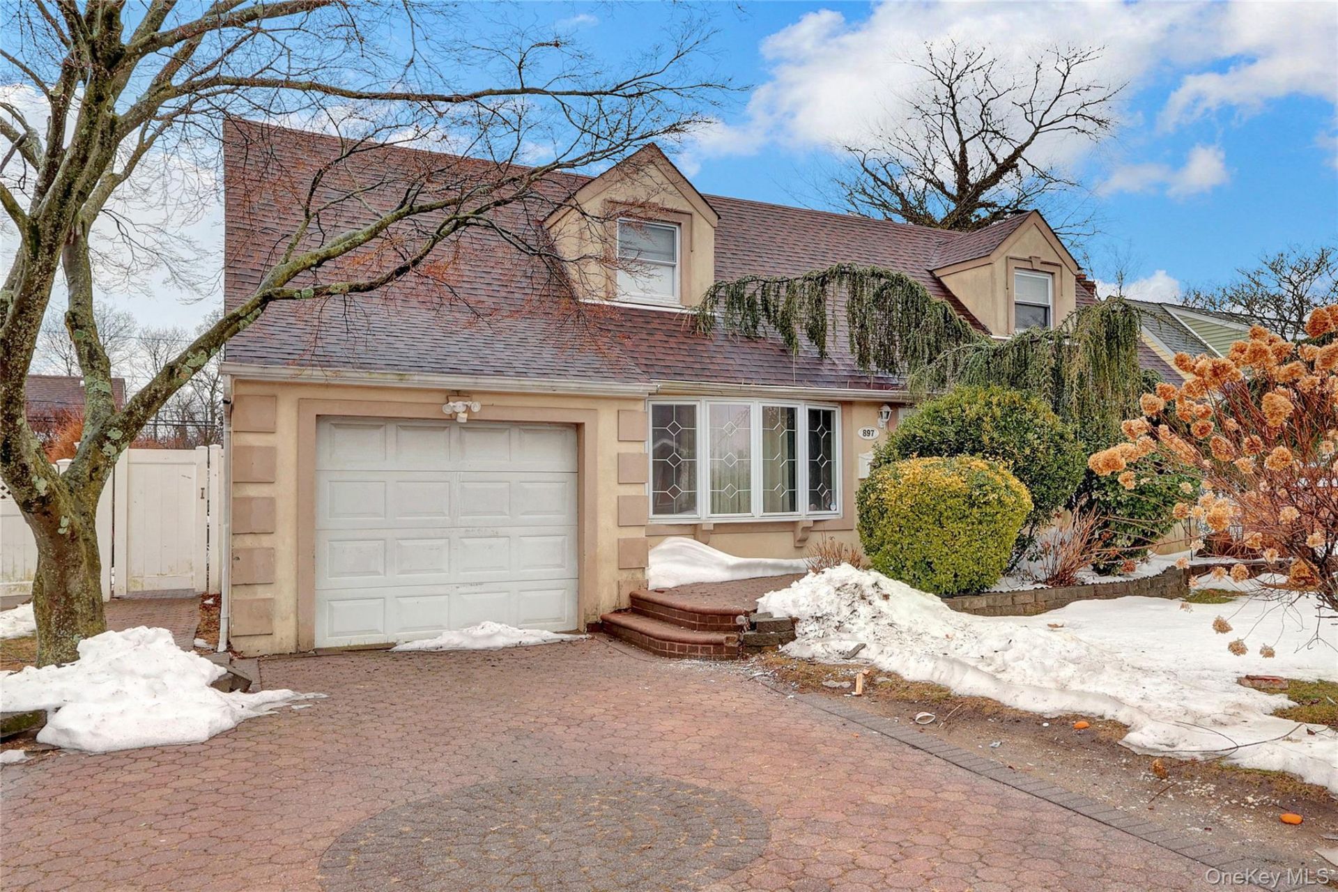 897 Spring Avenue, Uniondale, NY 11553 Main Photo