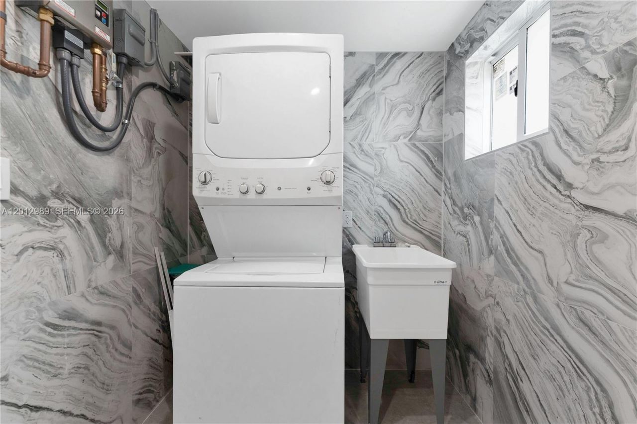 521 NW 33rd Ave, Miami, FL 33125 Photo