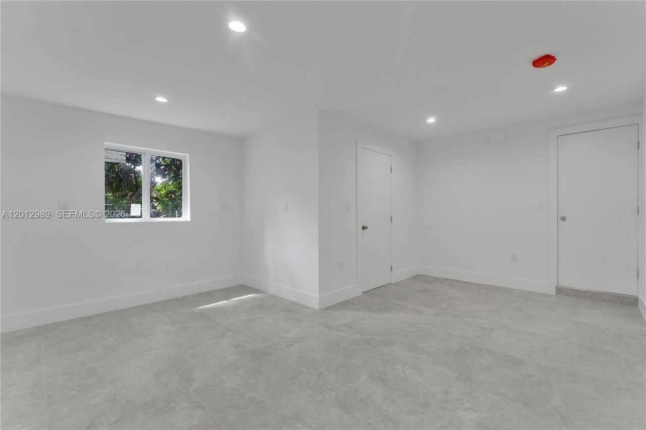 521 NW 33rd Ave, Miami, FL 33125 Photo