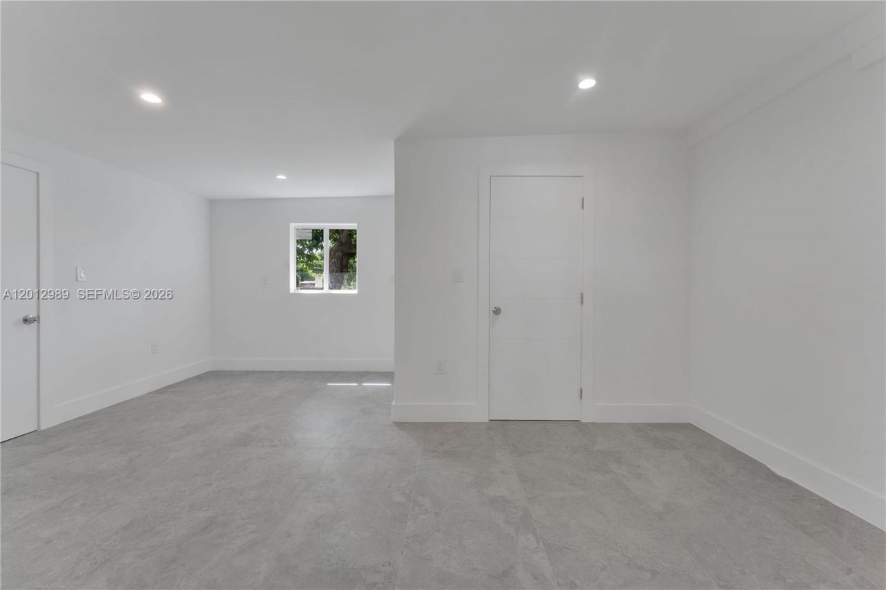 521 NW 33rd Ave, Miami, FL 33125 Photo