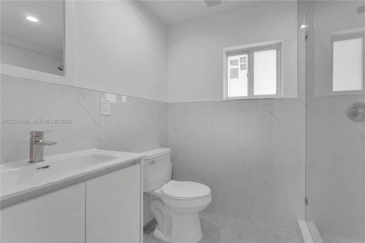 521 NW 33rd Ave, Miami, FL 33125 Photo