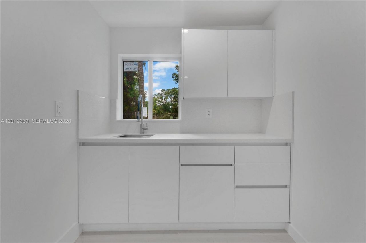 521 NW 33rd Ave, Miami, FL 33125 Photo