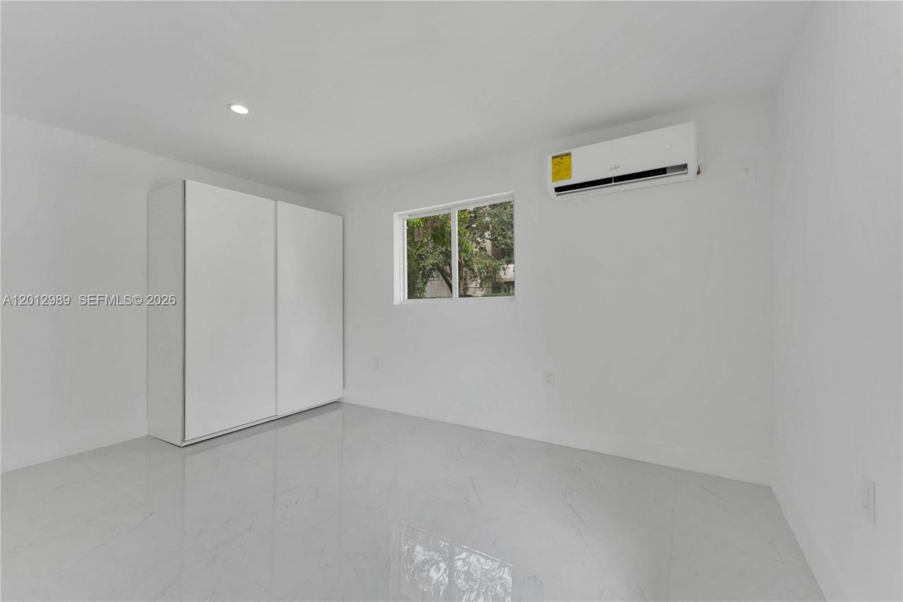 521 NW 33rd Ave, Miami, FL 33125 Photo
