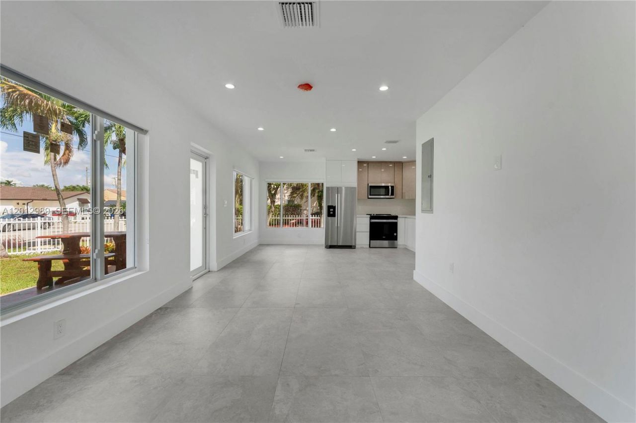 521 NW 33rd Ave, Miami, FL 33125 Photo