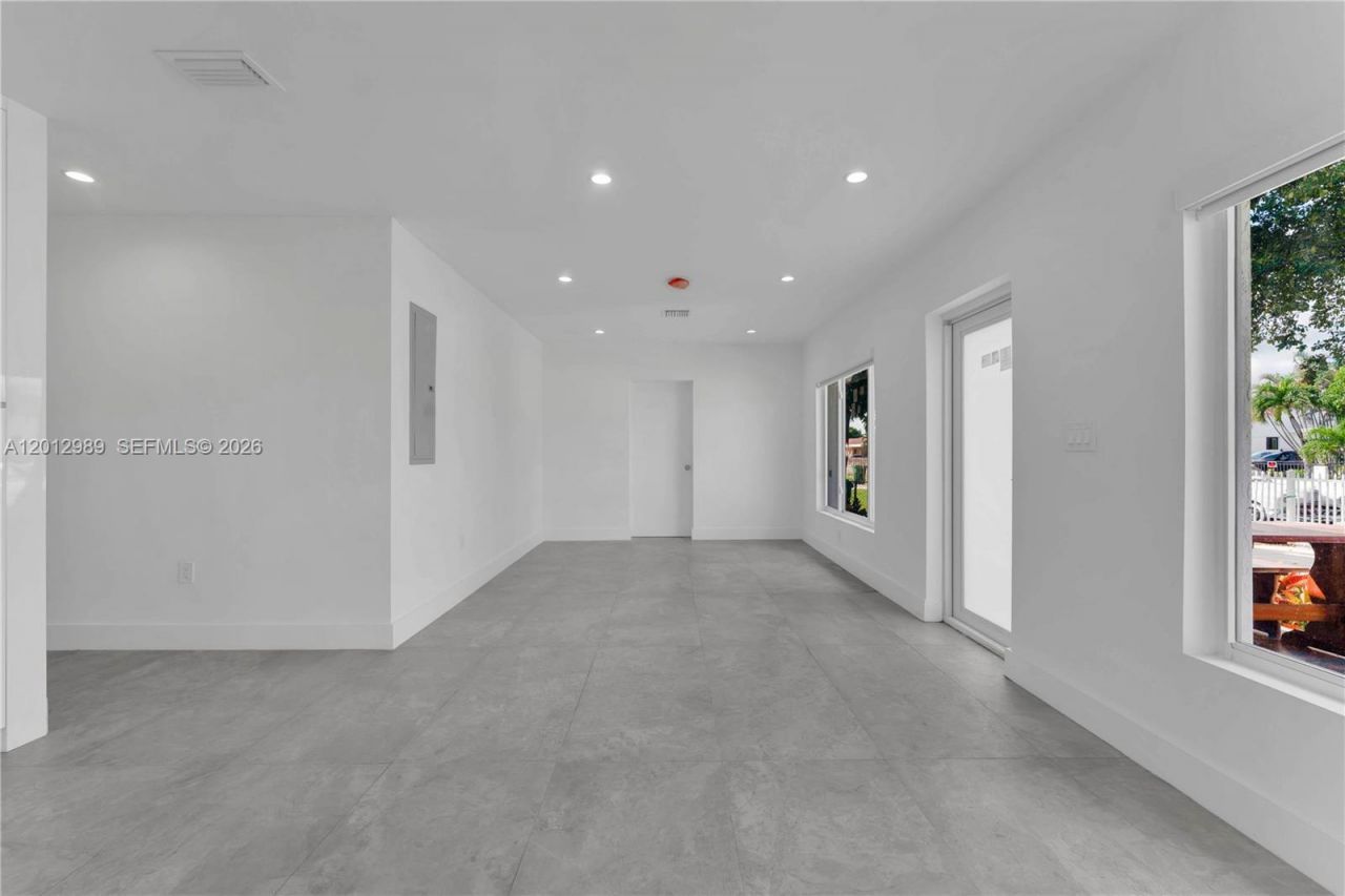521 NW 33rd Ave, Miami, FL 33125 Photo