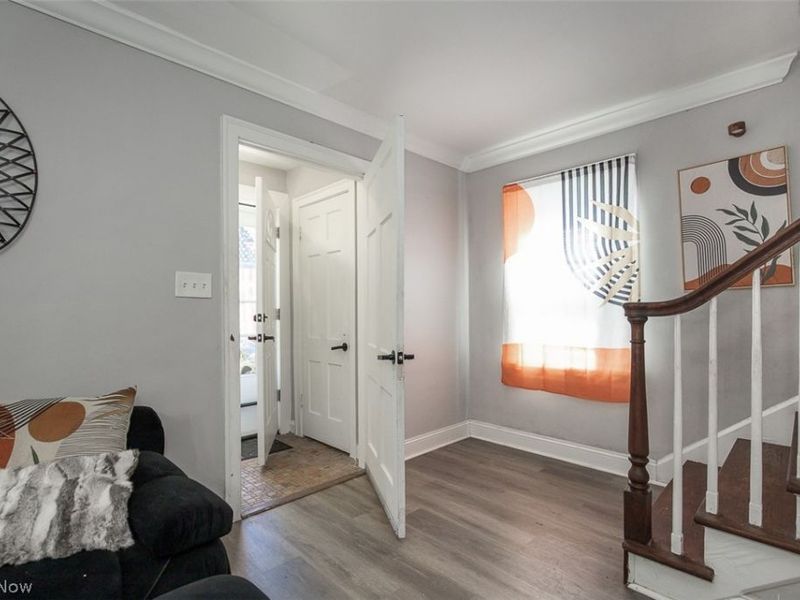 982 Roanoke Road, Cleveland Heights, OH 44121 Photo 2