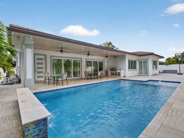 711 NE 6th Street, Boca Raton, FL 33432