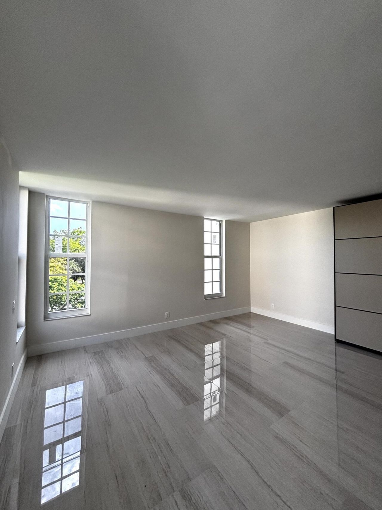 3960 Oaks Clubhouse Drive, Unit 401, Pompano Beach, FL 33069 Photo