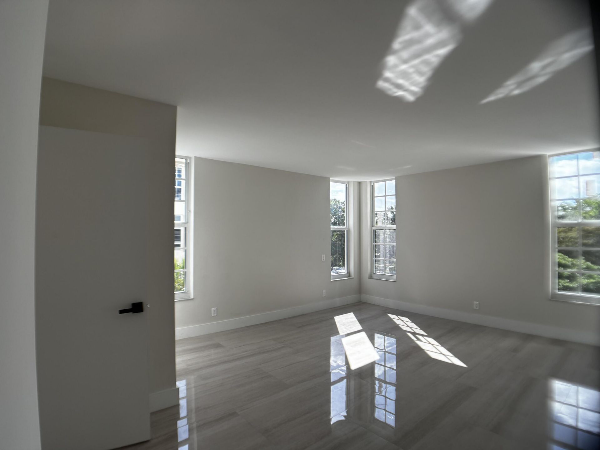 3960 Oaks Clubhouse Drive, Unit 401, Pompano Beach, FL 33069 Photo