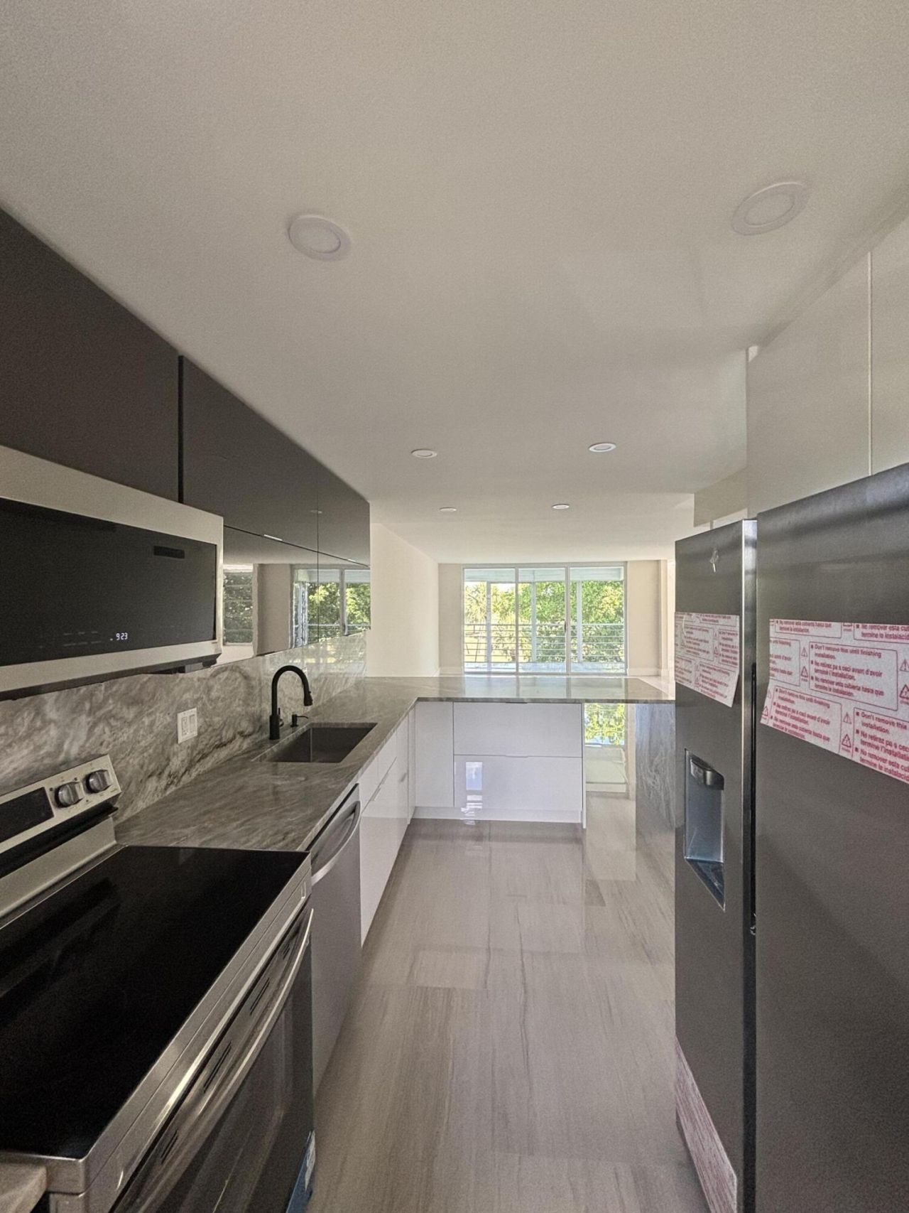 3960 Oaks Clubhouse Drive, Unit 401, Pompano Beach, FL 33069 Photo