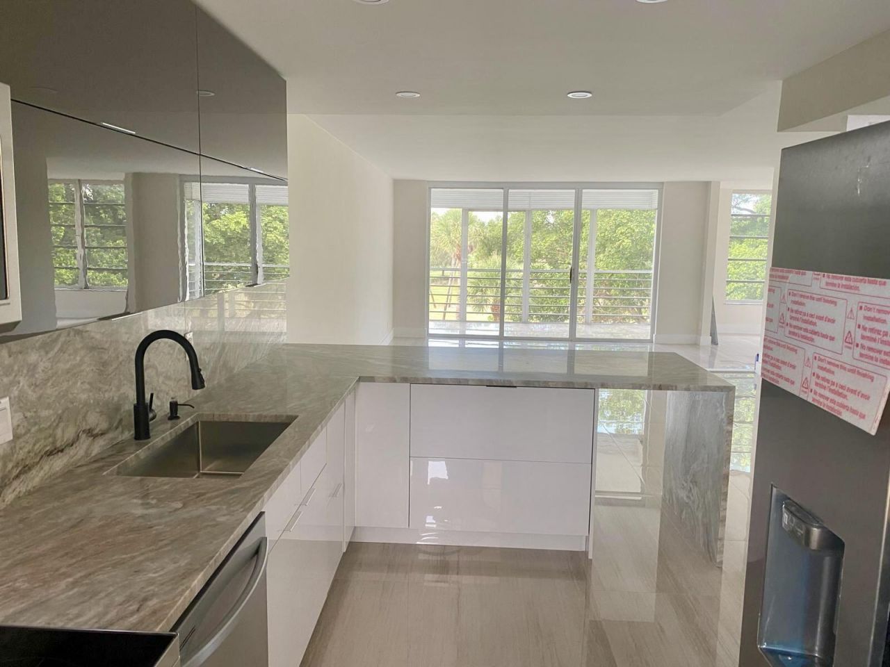 3960 Oaks Clubhouse Drive, Unit 401, Pompano Beach, FL 33069 Photo