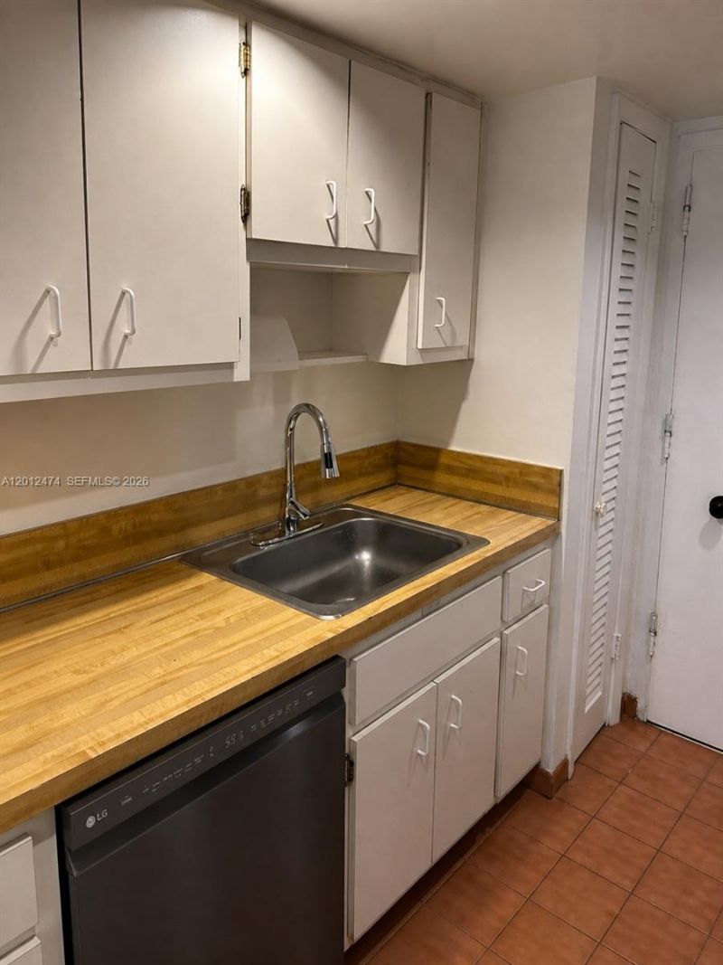 1205 Mariposa Ave, Unit 431, Coral Gables, FL 33146 Photo
