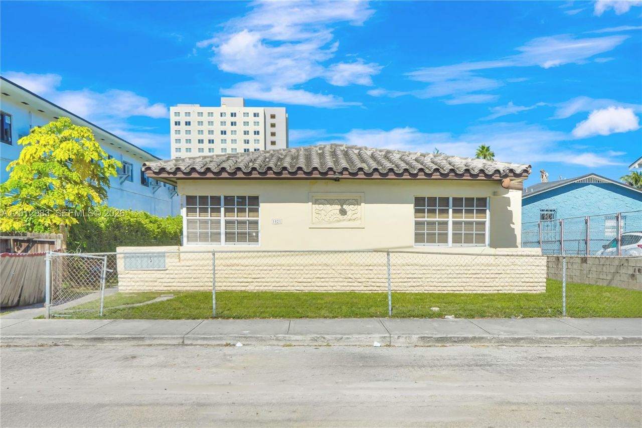 1021 SW 3rd St , Unit 4, Miami, FL 33130 Photo