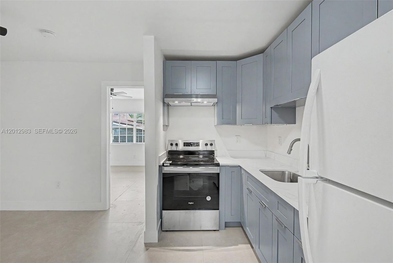 1021 SW 3rd St, Unit 4, Miami, FL 33130 Photo