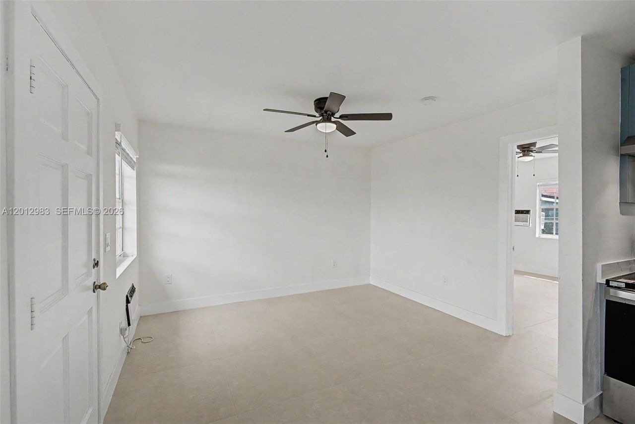 1021 SW 3rd St, Unit 4, Miami, FL 33130 Photo