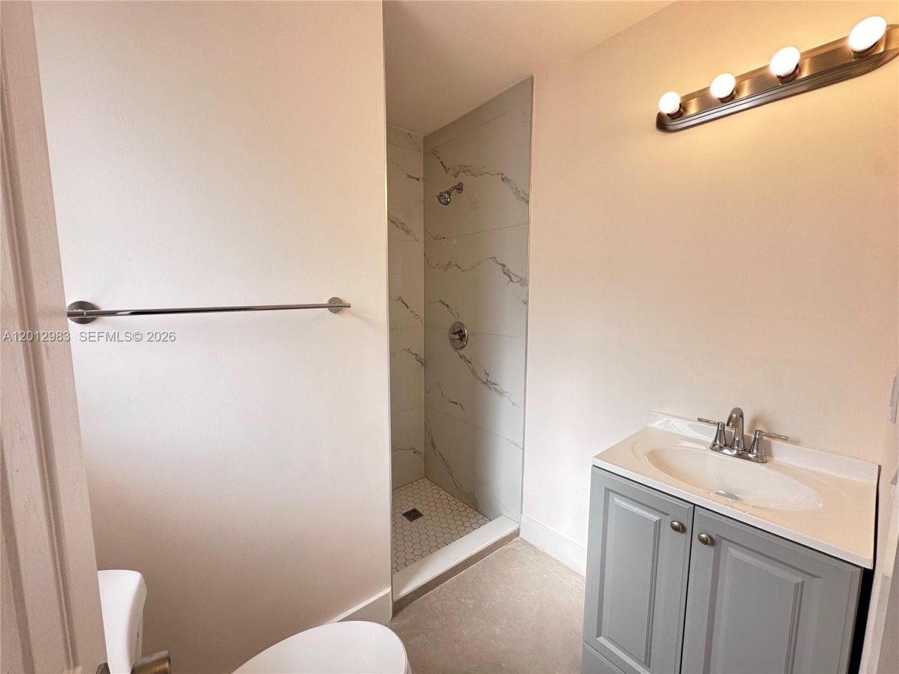 1021 SW 3rd St , Unit 4, Miami, FL 33130 Photo