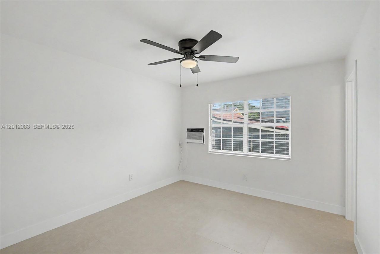 1021 SW 3rd St, Unit 4, Miami, FL 33130 Photo