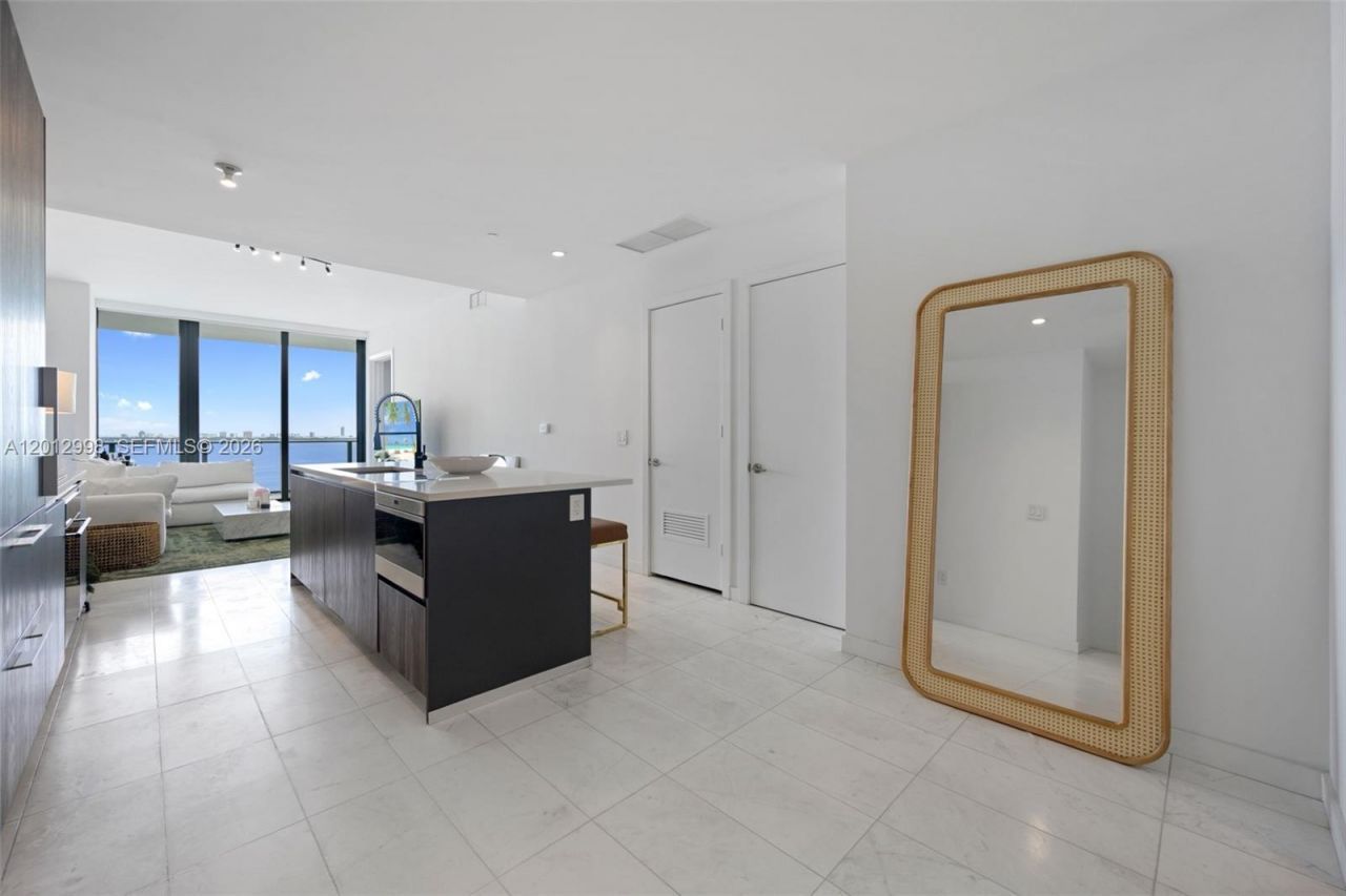 480 NE 31st St, Unit 1702, Miami, FL 33137 Photo