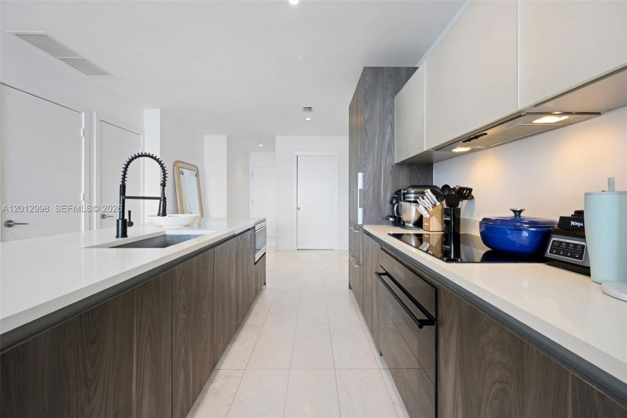 480 NE 31st St, Unit 1702, Miami, FL 33137 Photo