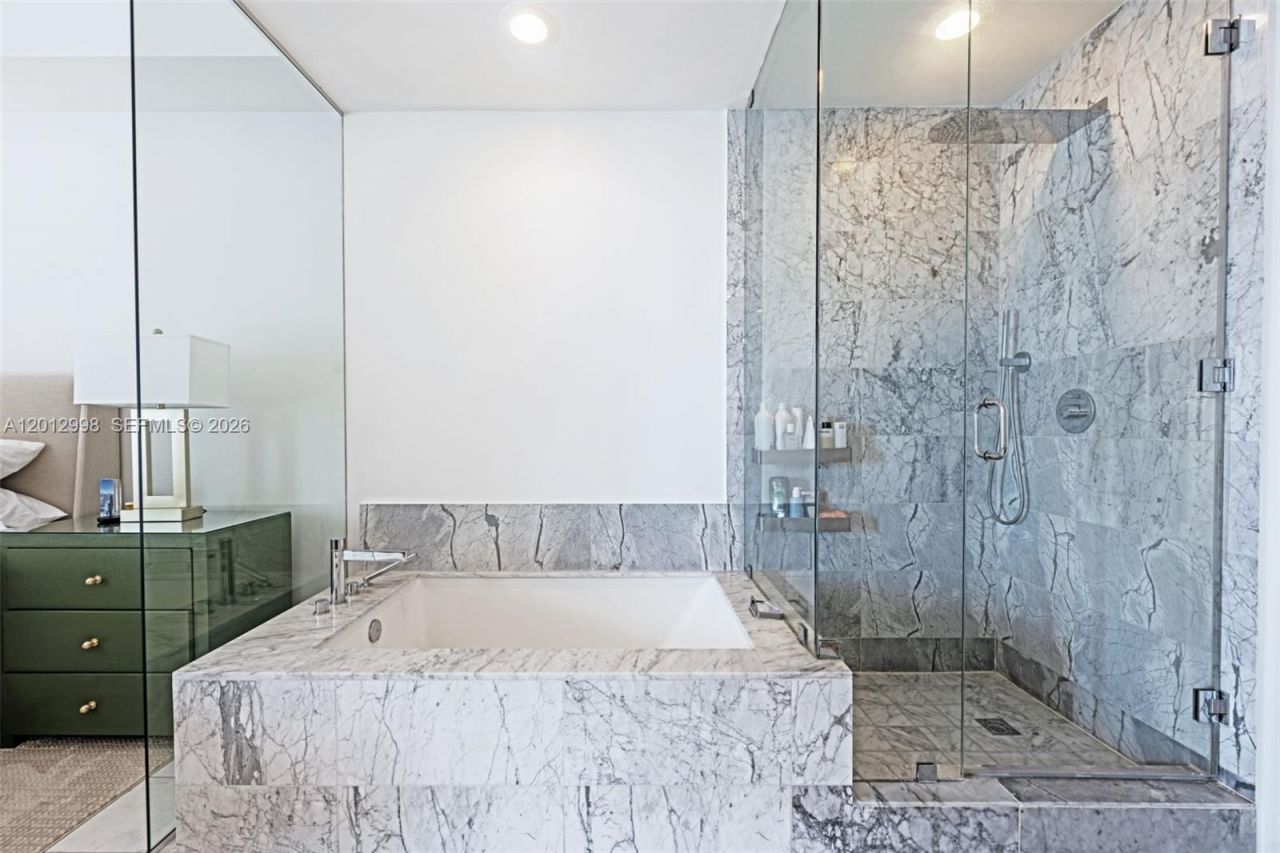 480 NE 31st St, Unit 1702, Miami, FL 33137 Photo