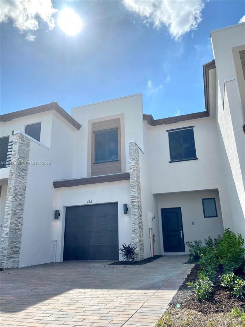 788 NE 208 Lane, Miami Gardens, FL 33179 Photo