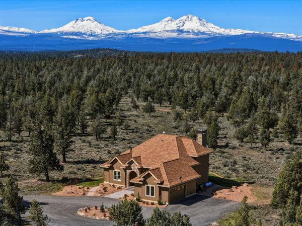 18150 Wanona Road, Sisters, OR 97759