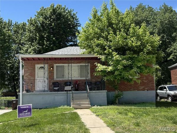 415 Warford Avenue , Ferguson, MO 63135