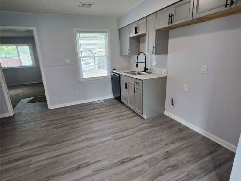 12812 Longmead Avenue, Cleveland, OH 44135 Photo 9