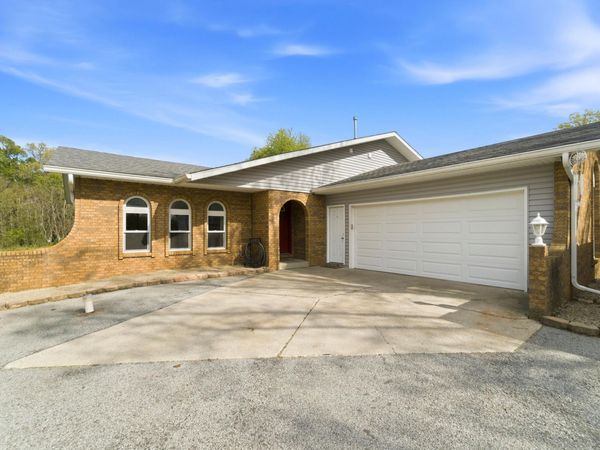 11917 N 470 E , Unit 6, DeMotte, IN 46310