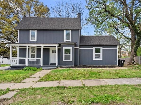 125 S Cambell Street, Pleasant Hill, MO 64080