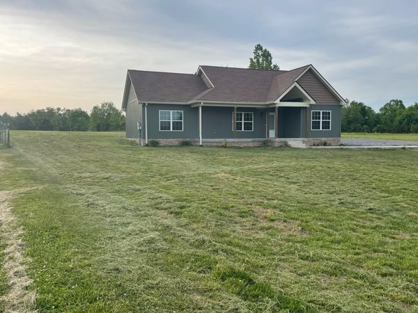 8061 Hoskins Hollow Rd , Westmoreland, TN 37186
