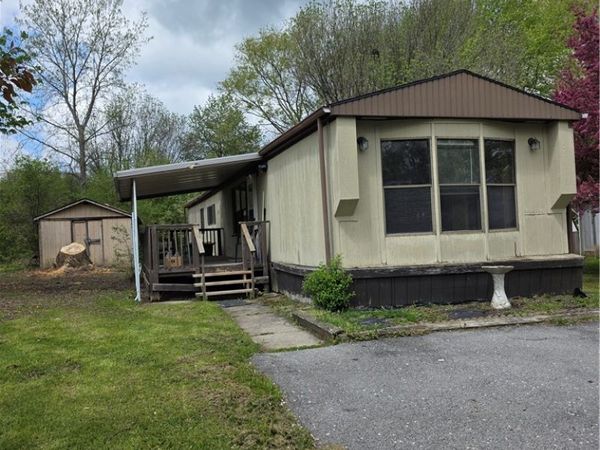 221 Crabapple Drive, Canandaigua, NY 14424