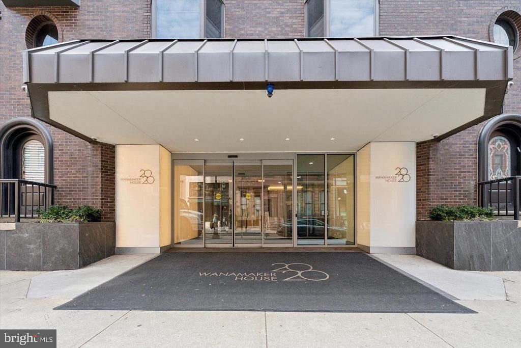 2018 32 Walnut Street, Unit 6J, Philadelphia, PA 19103 Main Photo