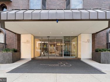 2018 32 WALNUT STREET, Unit 6J, PHILADELPHIA, PA 19103
