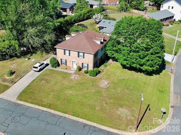 1301 Bywood Lane , Charlotte, NC 28209