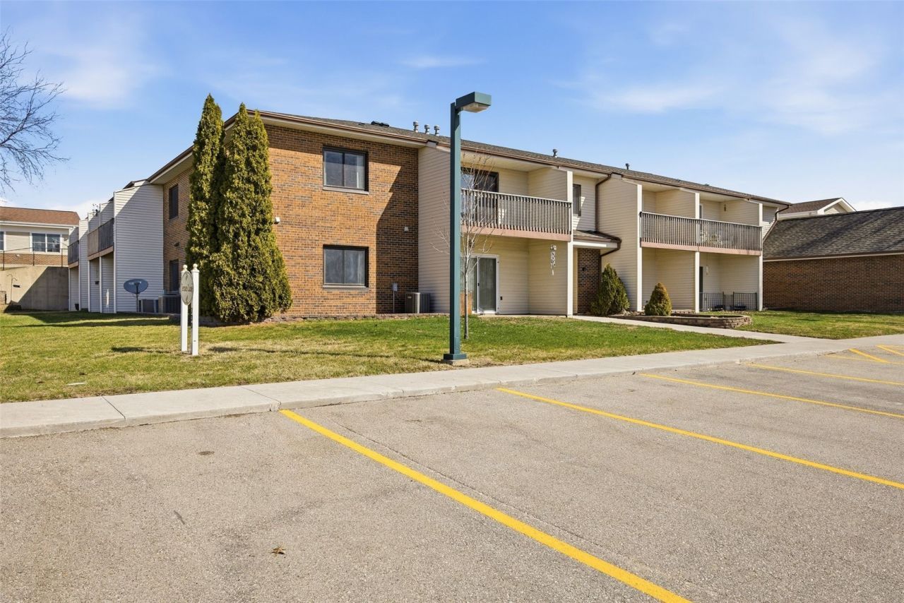 730 S Market Street, Unit 22, Solon, IA 52333 Main Photo