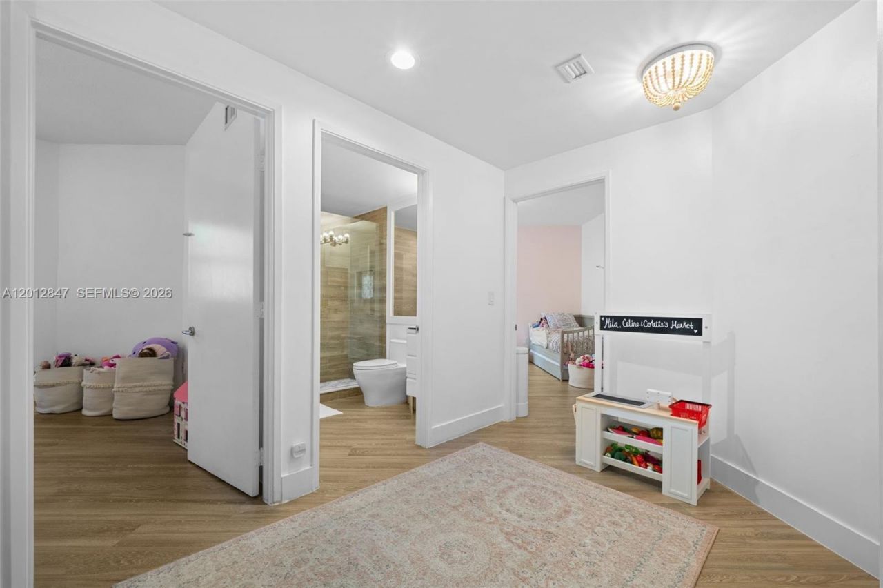 731 Crandon Blvd , Unit 308, Key Biscayne, FL 33149 Photo