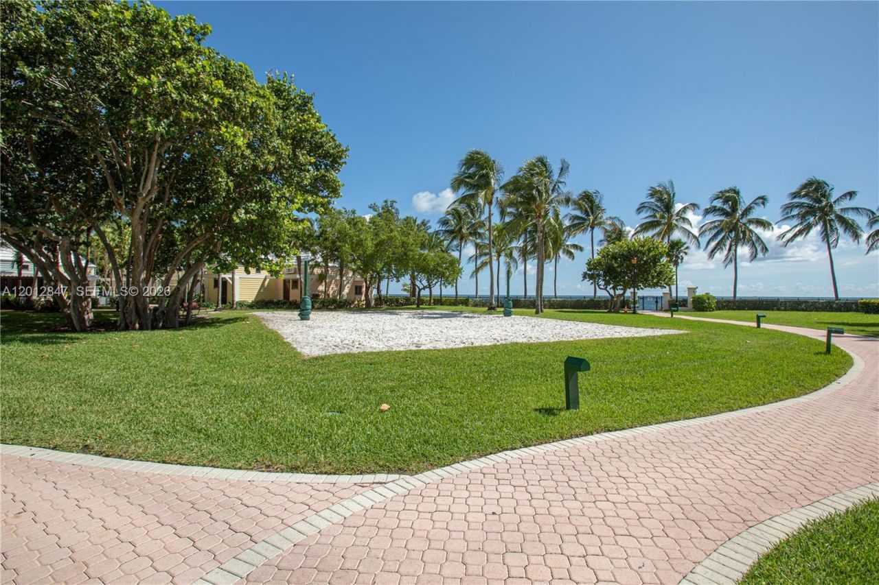 731 Crandon Blvd , Unit 308, Key Biscayne, FL 33149 Photo