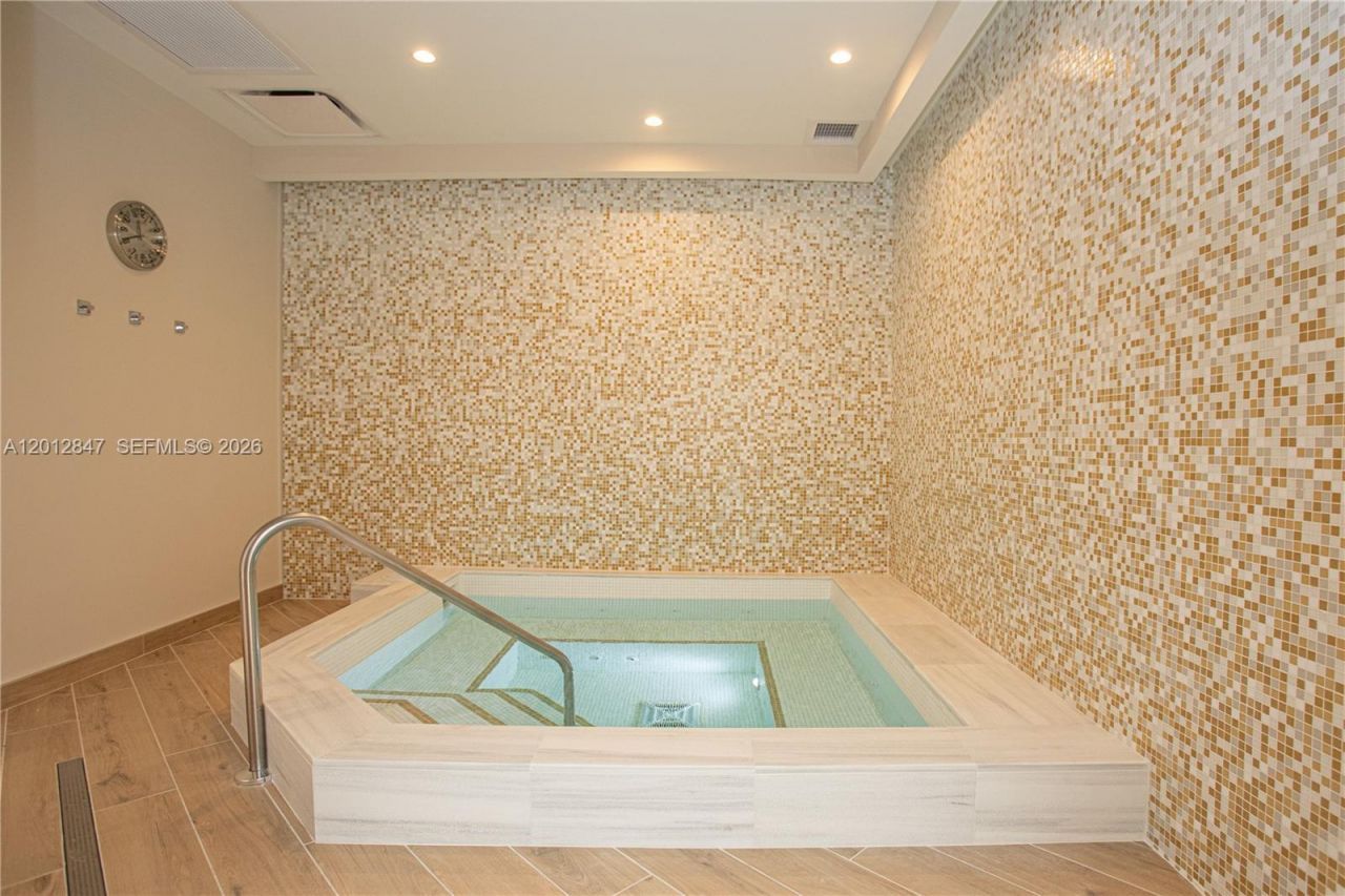 731 Crandon Blvd , Unit 308, Key Biscayne, FL 33149 Photo